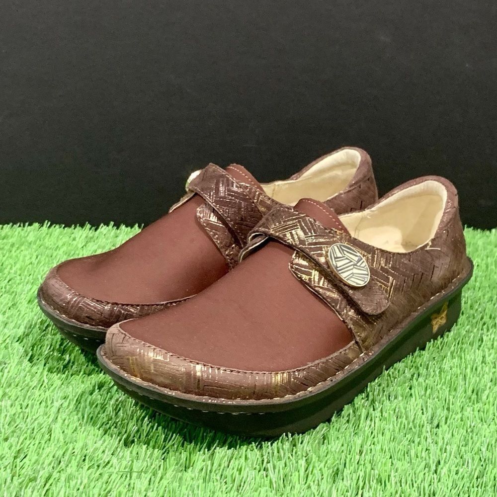 Alegria Dream Fit Dena Brown Slip On Shoes. Size 8